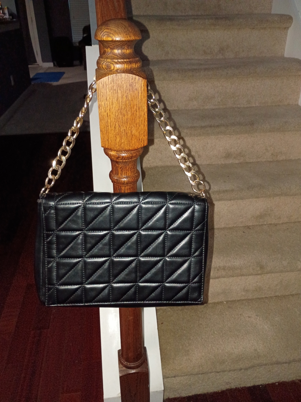 Black Quilted Chain-Handle Shoulder Bag - Classic Women's Purse